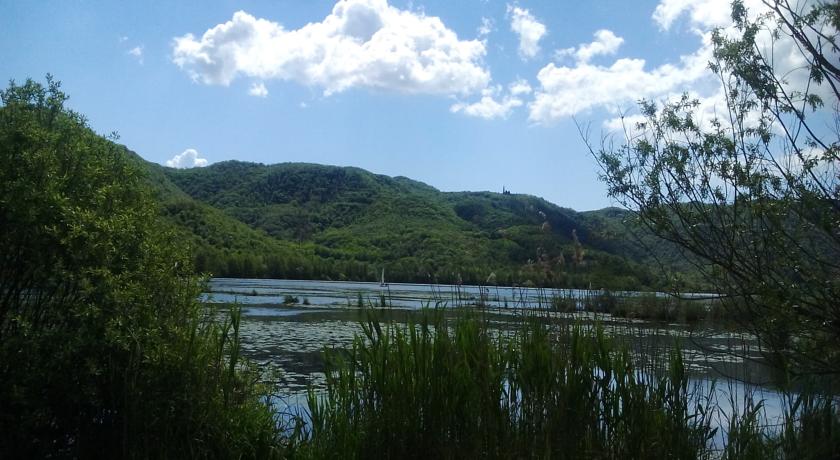 lago nelle vicinanze di colli berici 