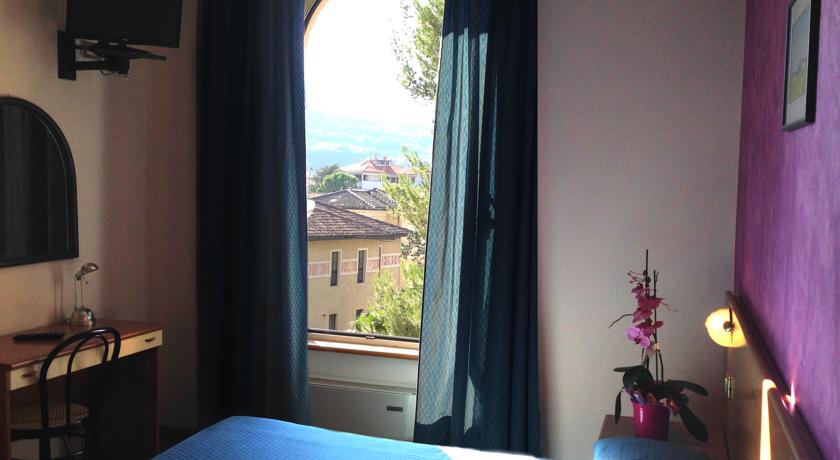 Camere romantiche con vista sulla città 