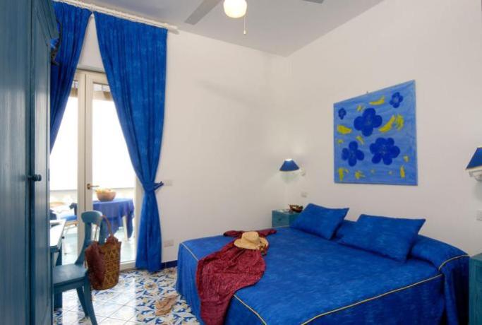pittoresche camere matrimoniali in hotel sul mare