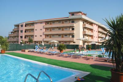 Hotel with pool near the Beach