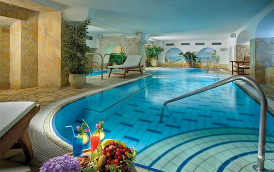 Piscina termale coperta 38° hotel Ischia