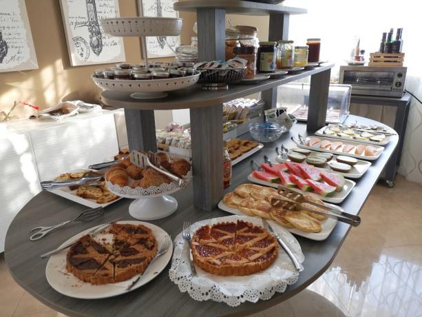 colazione buffet hotel 4 stelle cilento Ascea mare