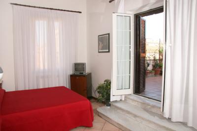 Camera con terrazzo