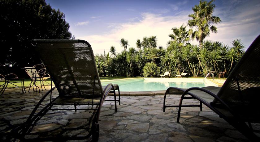 Masseria nel Salento con Piscina esterna 