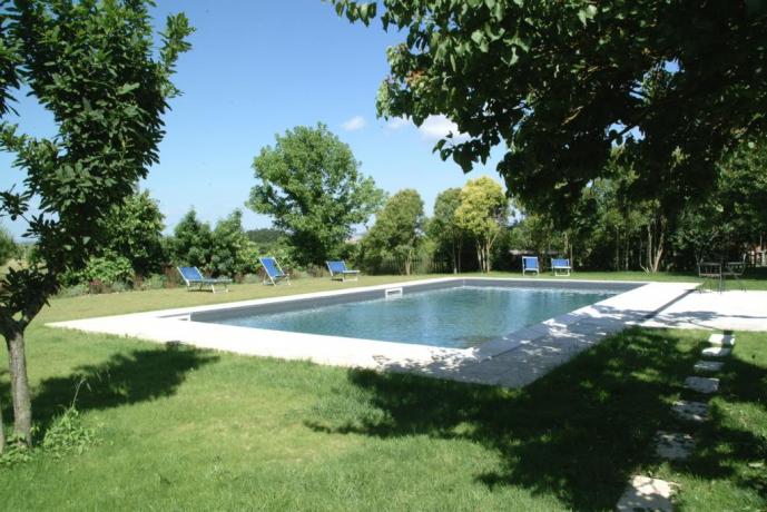 Piscina con Parco Giochi in Campagna-Asciano 