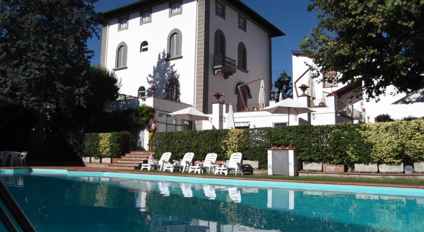 piscina scoperta villa chianti toscana