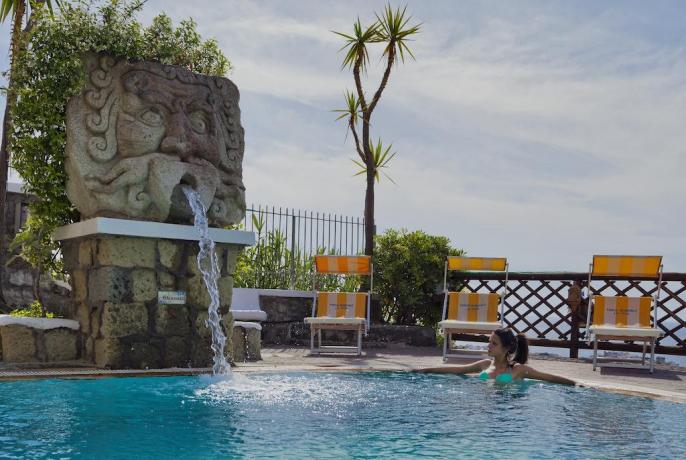 Piscina esterna in Residence a Forio d'Ischia 