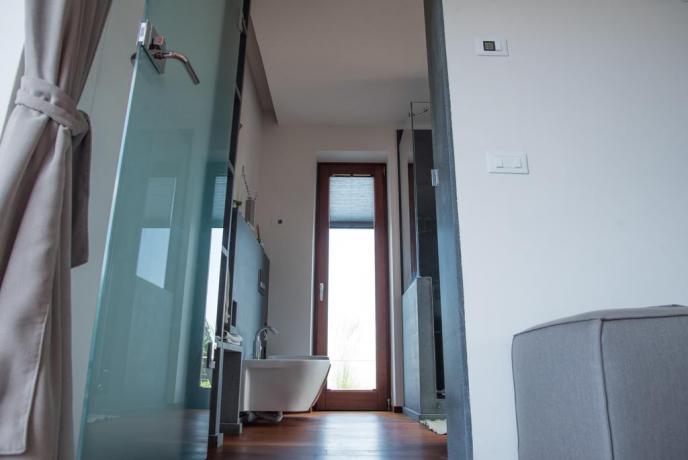Bagno appartamento vacanza Lipari con set cortesia phon