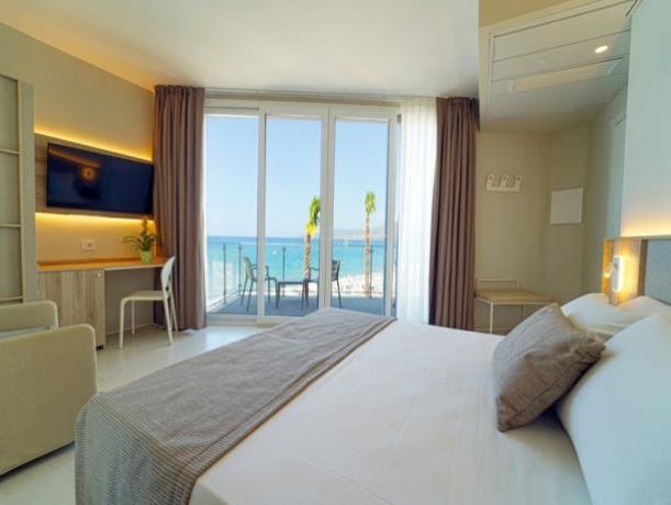 Camera da letto per coppie vista mare