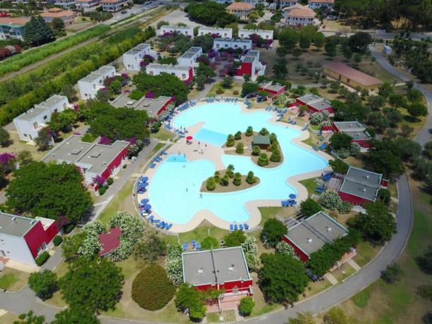 Villaggio 4 stelle con piscina, ristorante, animazione 