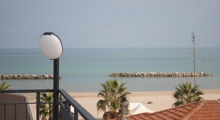Hotel a 50 mt dal mare