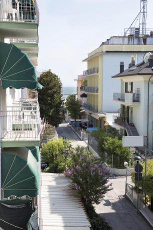 Hotel sul mare in centro città Viserba