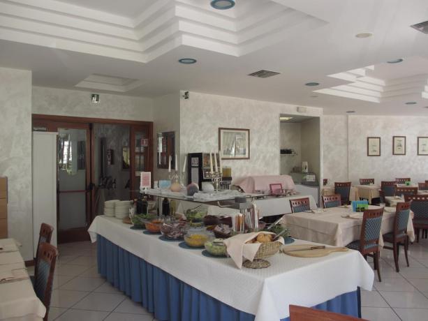 Buffet di verdure del Ristorante albergo a Bibione 