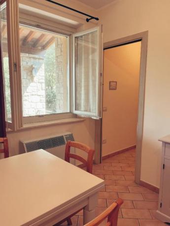 Tavolo da pranzo appartamento Giulia vicino Todi