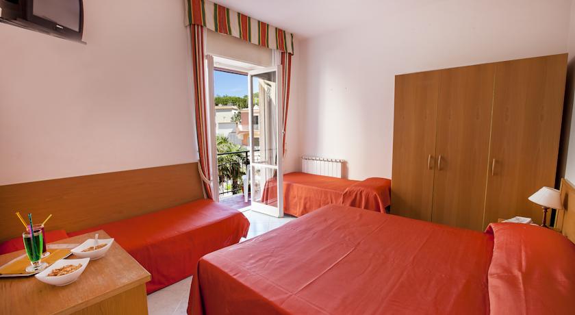 Camera tripla all'Hotel Porto di Ischia