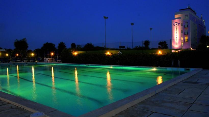 piscina hotel milano marittima centro