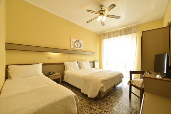 Camera Tripla Hotel 3 stelle San-Bartolomeo-a-mare Imperia