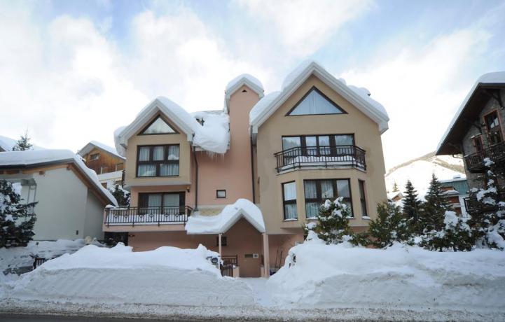 Casa vacanza a Bardonecchia deposito scii e parcheggio 