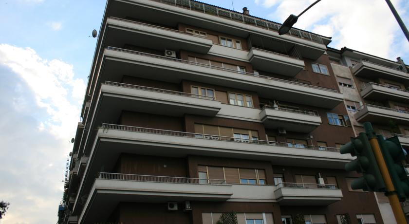 Struttura esterna affittacamere a Roma