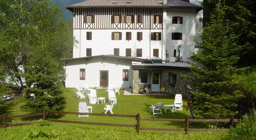 Settimana Bianca tra Dicembre e Febbraio in Hotel in Trentino sulle Dolomiti in Hotel con Ristorante   con Bonus Vacanze Accettato