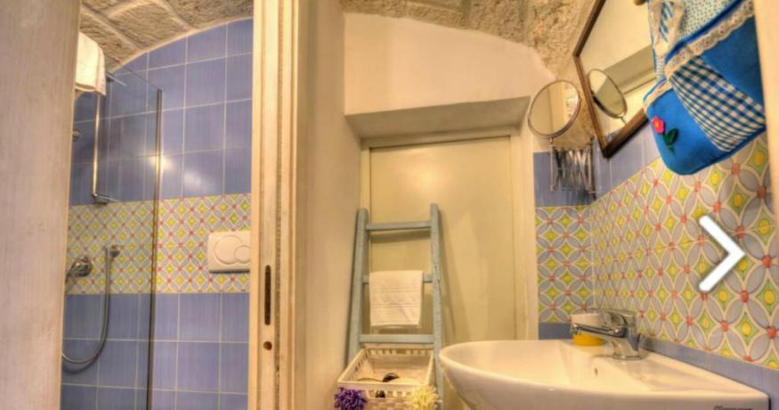 Appartamenti con bagno e box doccia B&B Polignano 