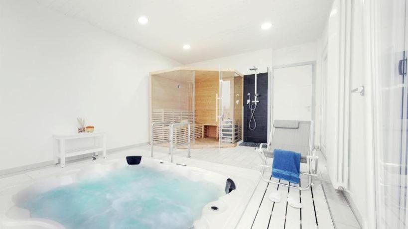 Centro Benessere con Jacuzzi e Sauna 