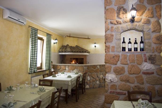 Agriturismo vicino Roma-ristorante con camino 