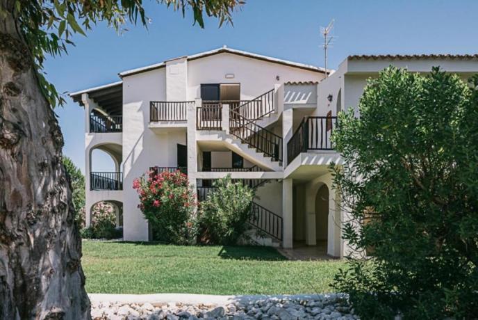 Villaggio Sardegna con giardino e piante