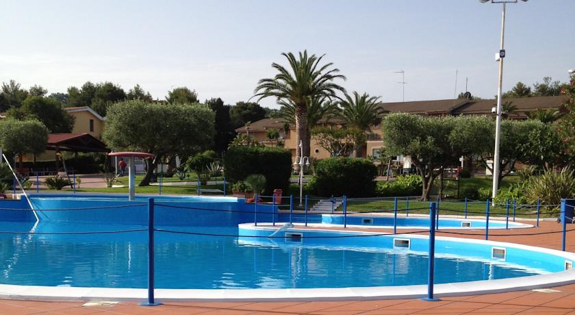 Villaggio vacanza con Piscina con Acquagym 