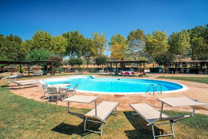 Big swimming pool in Country House Assisi