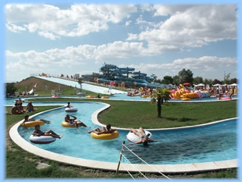 Piscine a Onde, Scivoli e Fiumi a Acquajoss