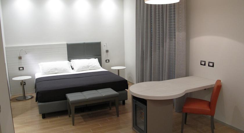 Camere con arredamento moderno e lineare