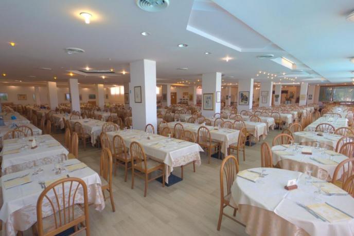 Sala Ristorante con Aria Condizionata
