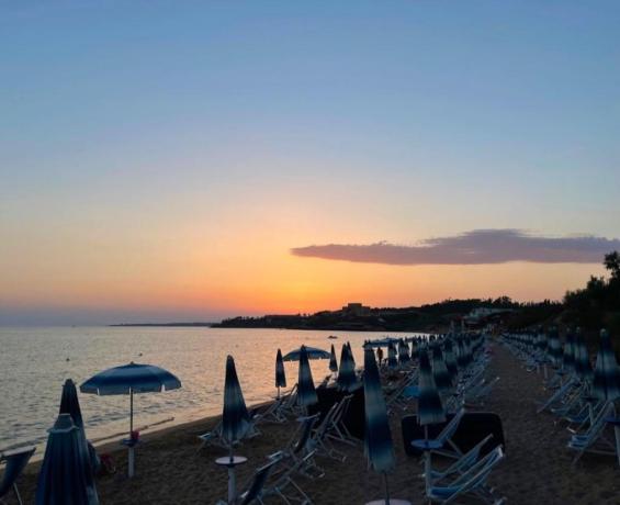 Spiaggia villaggio S. Antonio di nottte