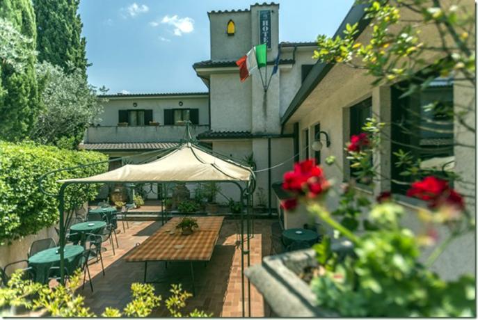 Gazebo all'aperto per colazioni o relax