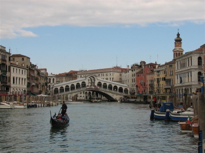 hotel close to the Ponte di Rialto-bridge in venice