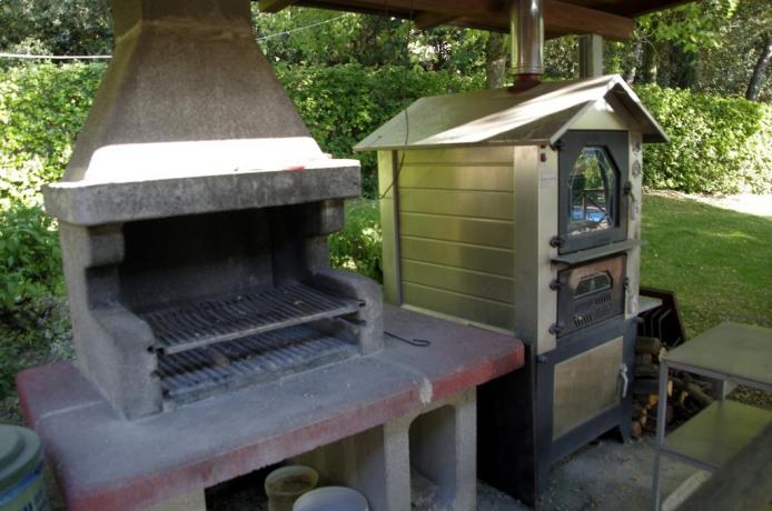 Casale con barbecue a Corciano