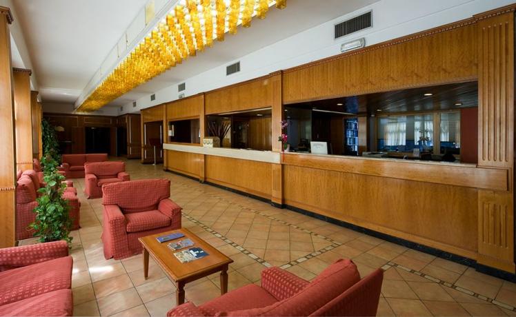 hotel-gruppi-piscinaolimpionica-ristorante-convegni-sport-trevi-foligno-umbria