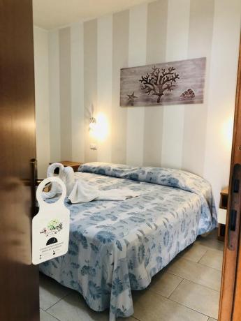 Camera-Matrimoniale-Standard in Hotel vicino al mare a Latina