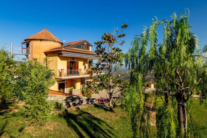 Appartamenti-vacanza in villa esclusiva per 25persone Laureana-Cilento