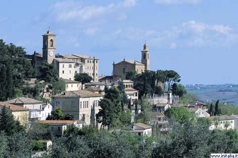 Panorama verso il Monte Catria