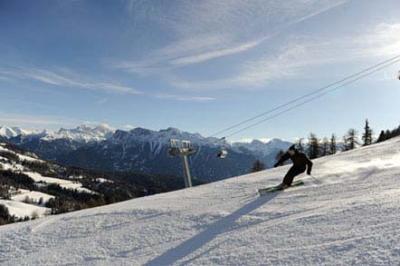 Have fun Skiing and snowboarding, long slopes