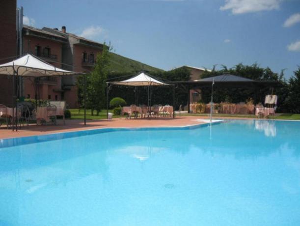 Piscina in elegant Hotel ad Avezzano L'Aquila