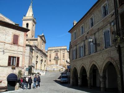 Hotel e B&B in Piazza a Ripatransone