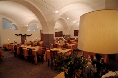 ampio salone ristorante, per cene e pranzi di affa
