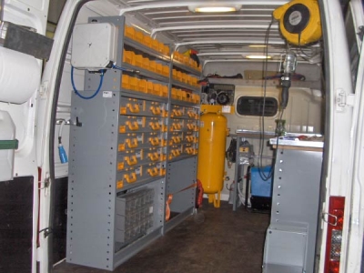 Mobile completo di compressore verticale