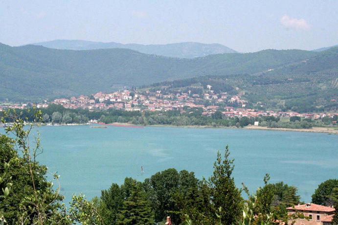 Hotel 3 stelle vista lago Trasimeno-vacanze-coppie-famiglie