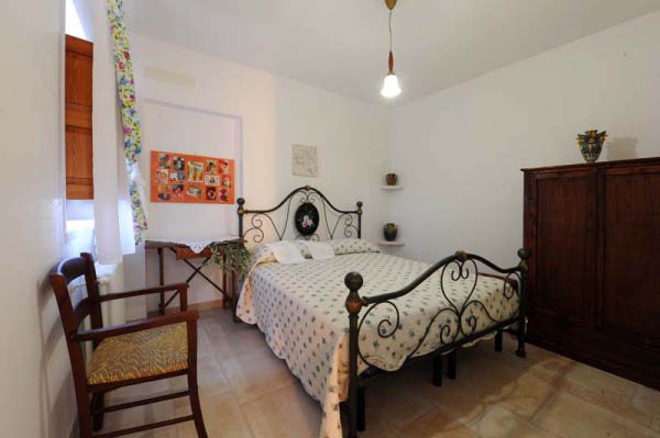 Camera da letto "Casa dei Campi Nunnacola"