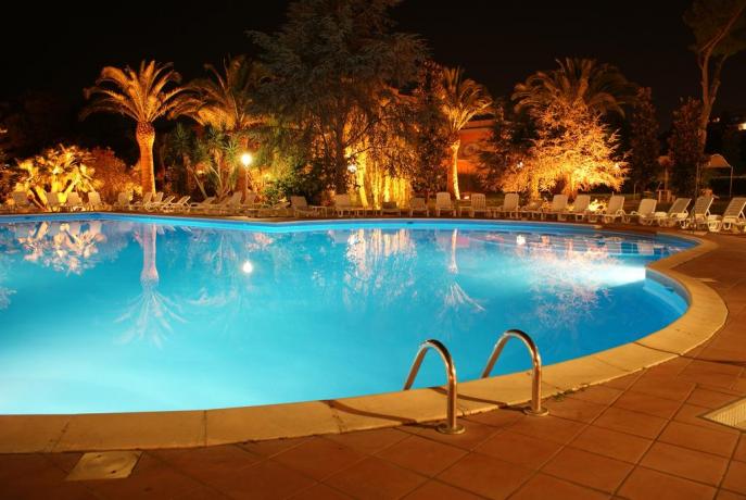 hotel con piscina acqua bassa per bambini Anzio 