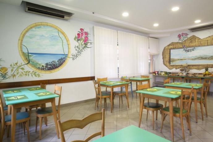 Hotel vista mare Viserba con sala ristorante 